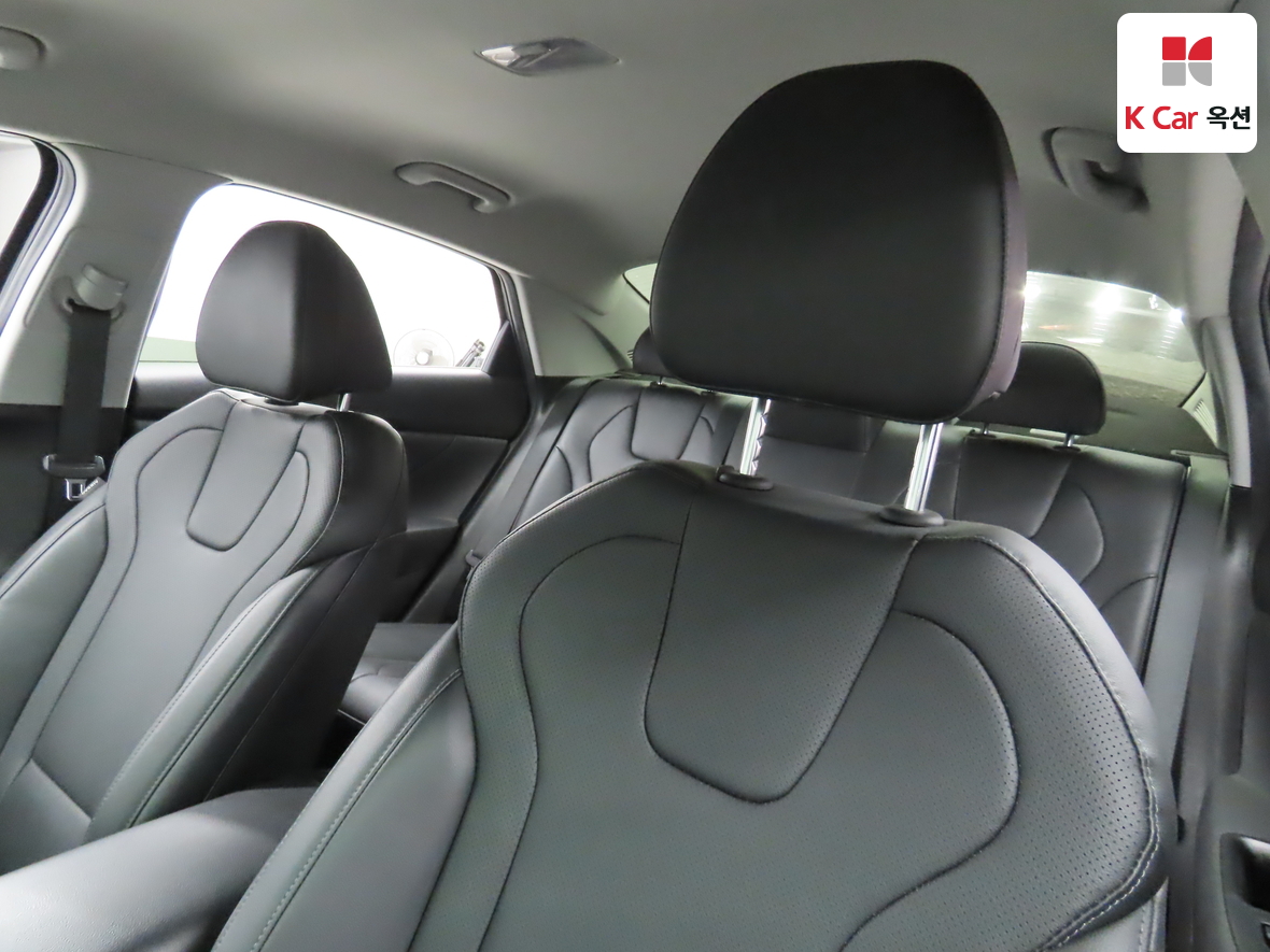 Hyundai Elantra 2021 - Image 20