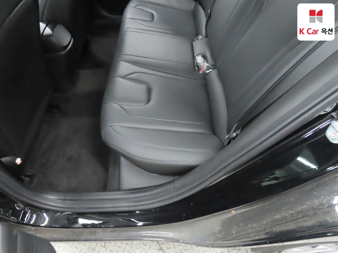 Hyundai Elantra 2021 - Image 24