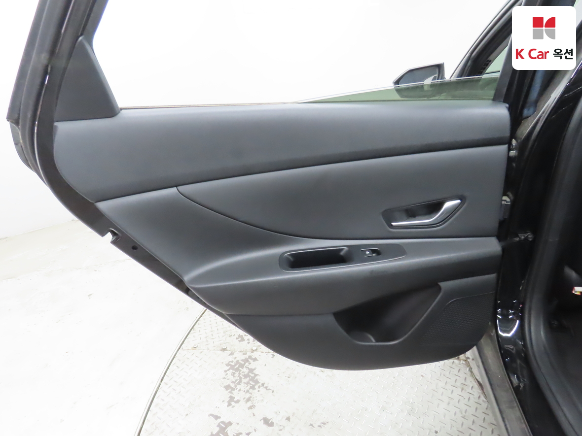 Hyundai Elantra 2021 - Image 23