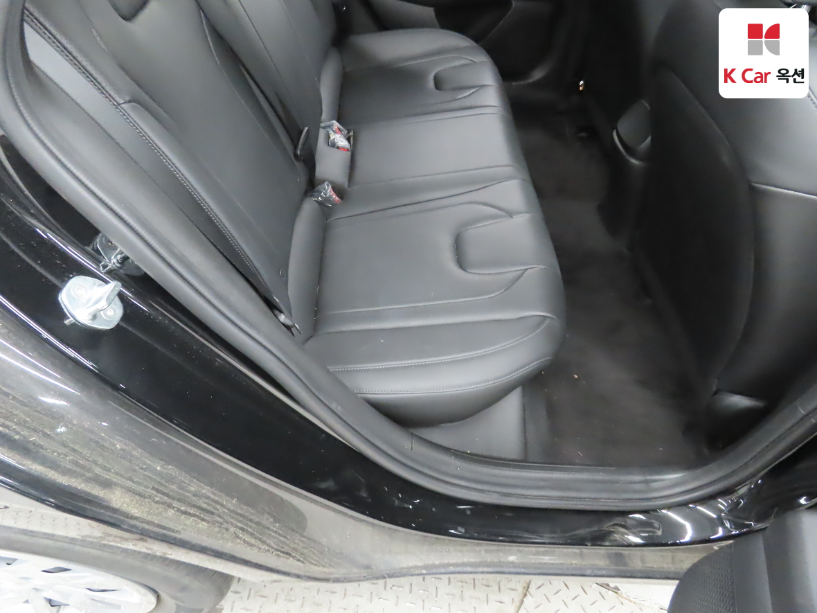 Hyundai Elantra 2021 - Image 28