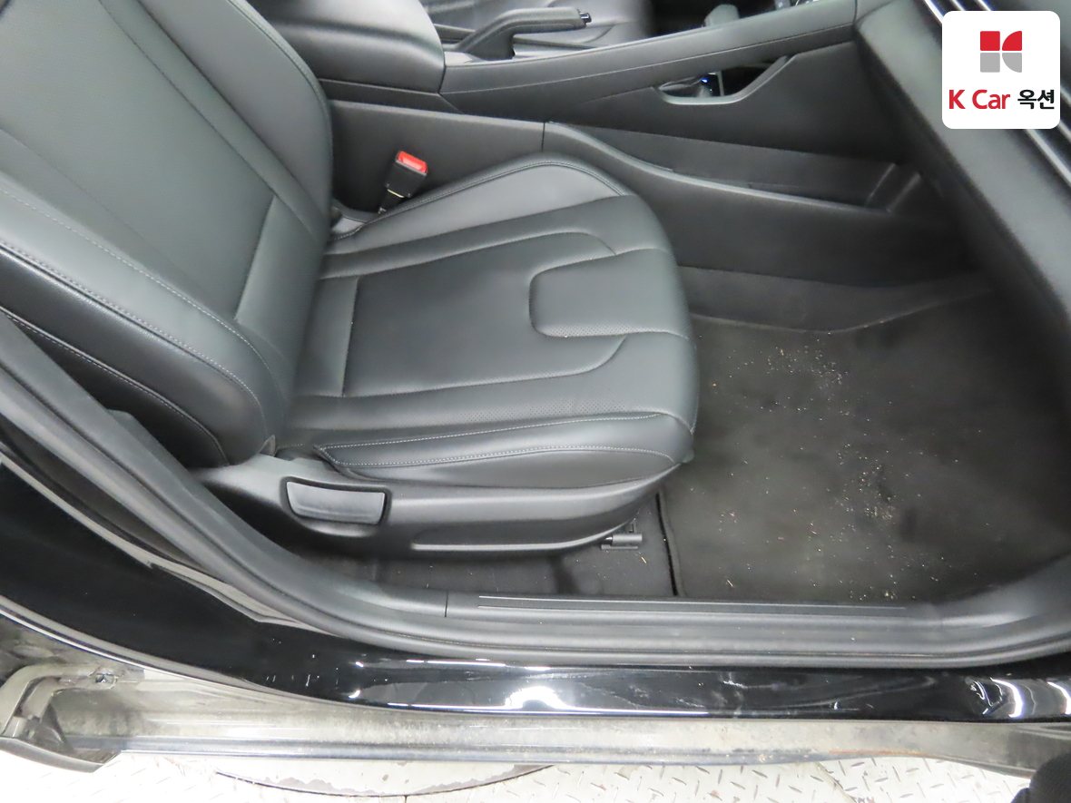 Hyundai Elantra 2021 - Image 30