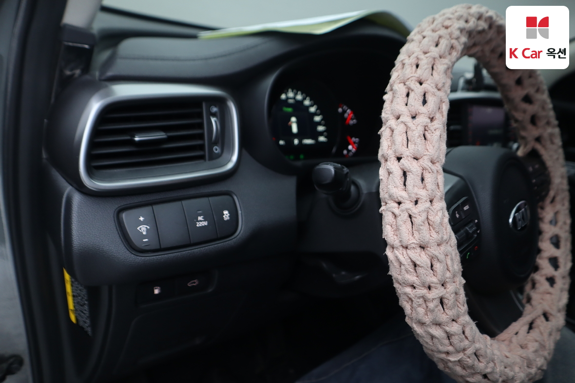 كيا سورينتو 2015 - صورة 9