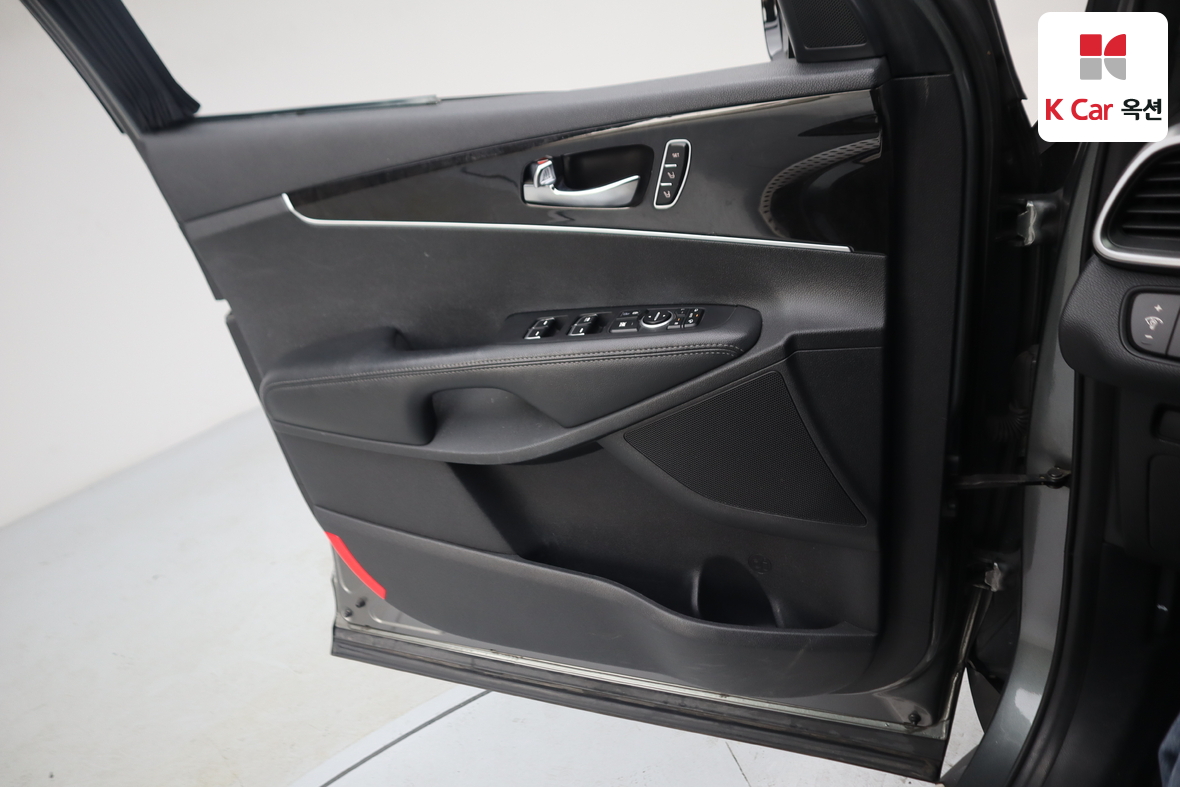 كيا سورينتو 2015 - صورة 8