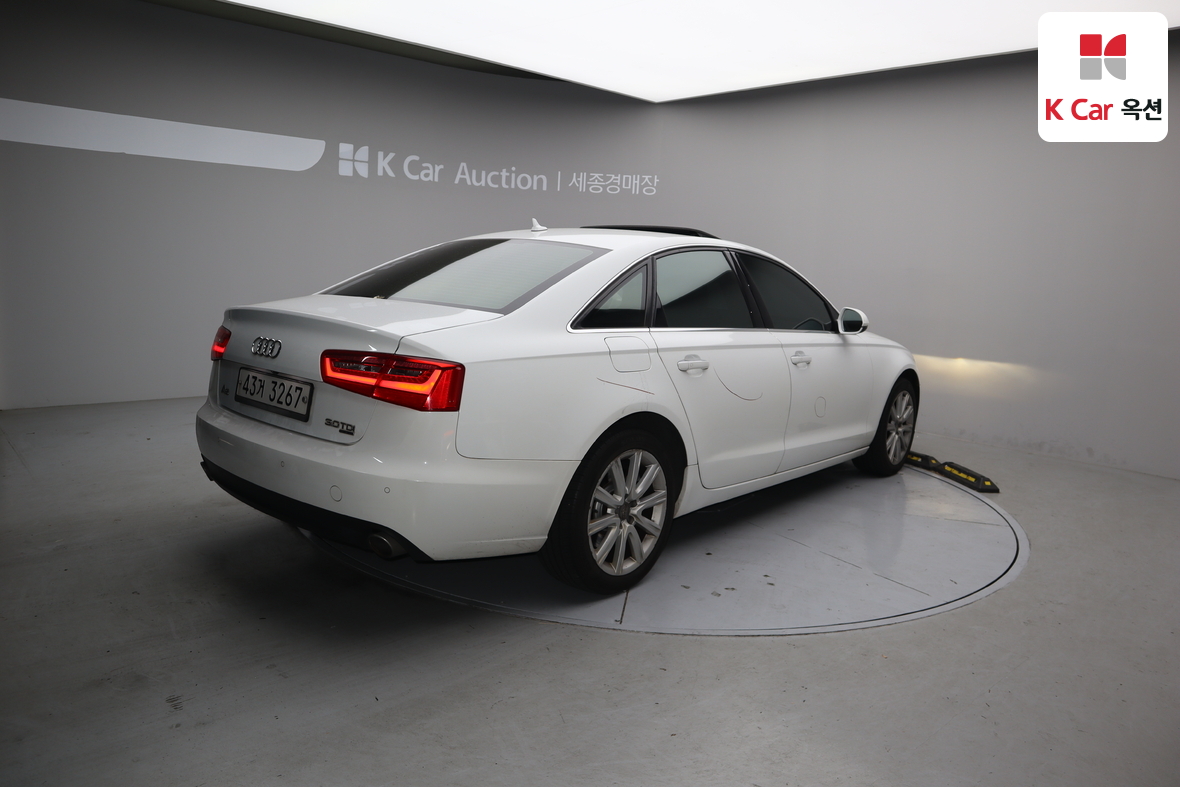 Audi A6 2012 - Image 2
