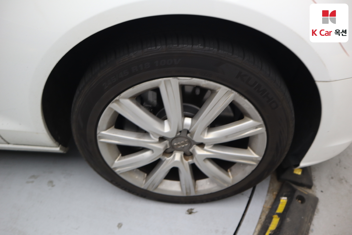 Audi A6 2012 - Image 43