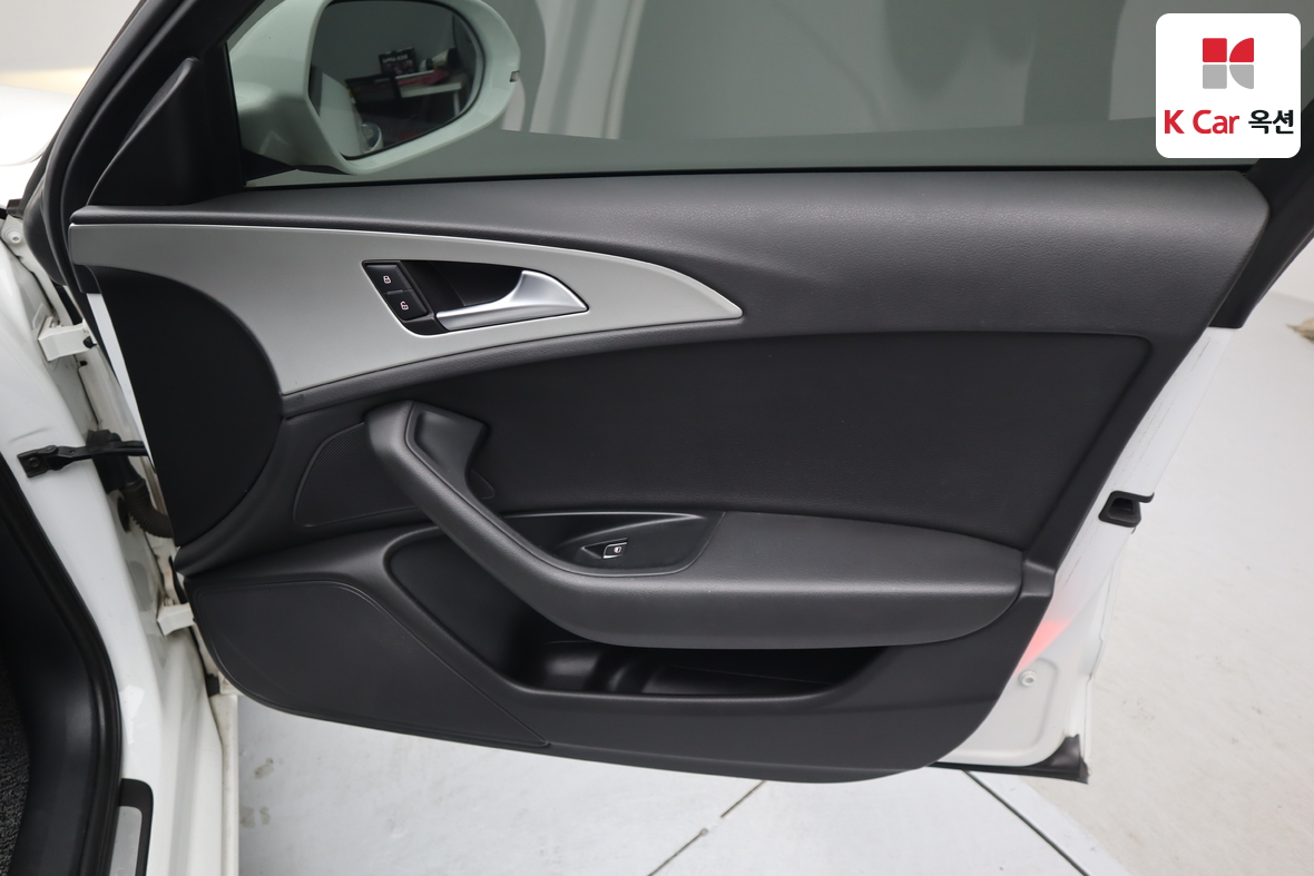 Audi A6 2012 - Image 30