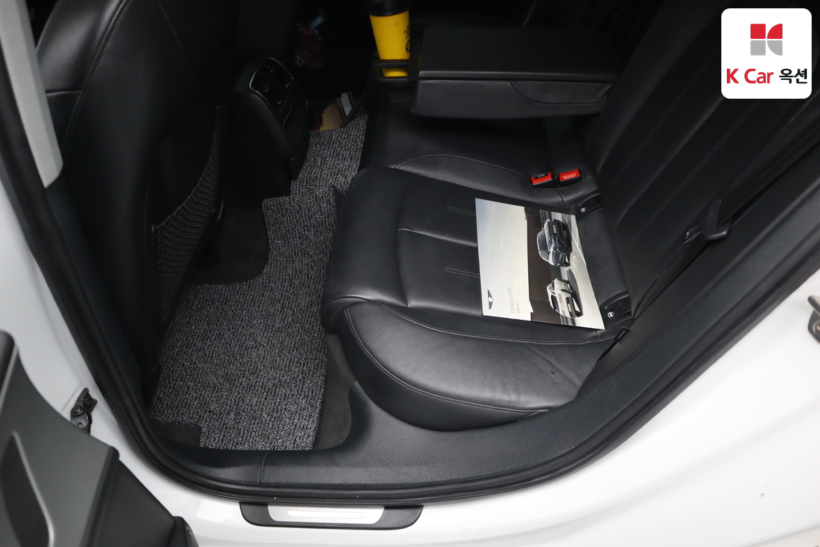 Audi A6 2012 - Image 23