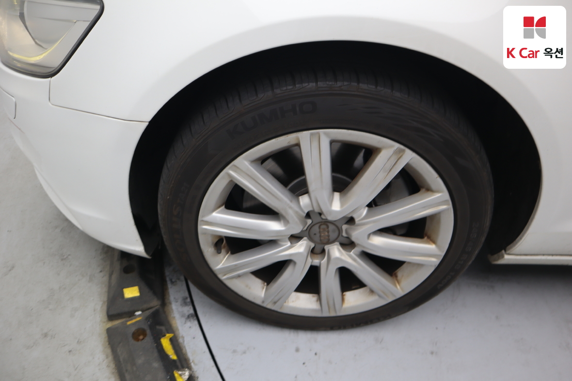 Audi A6 2012 - Image 46