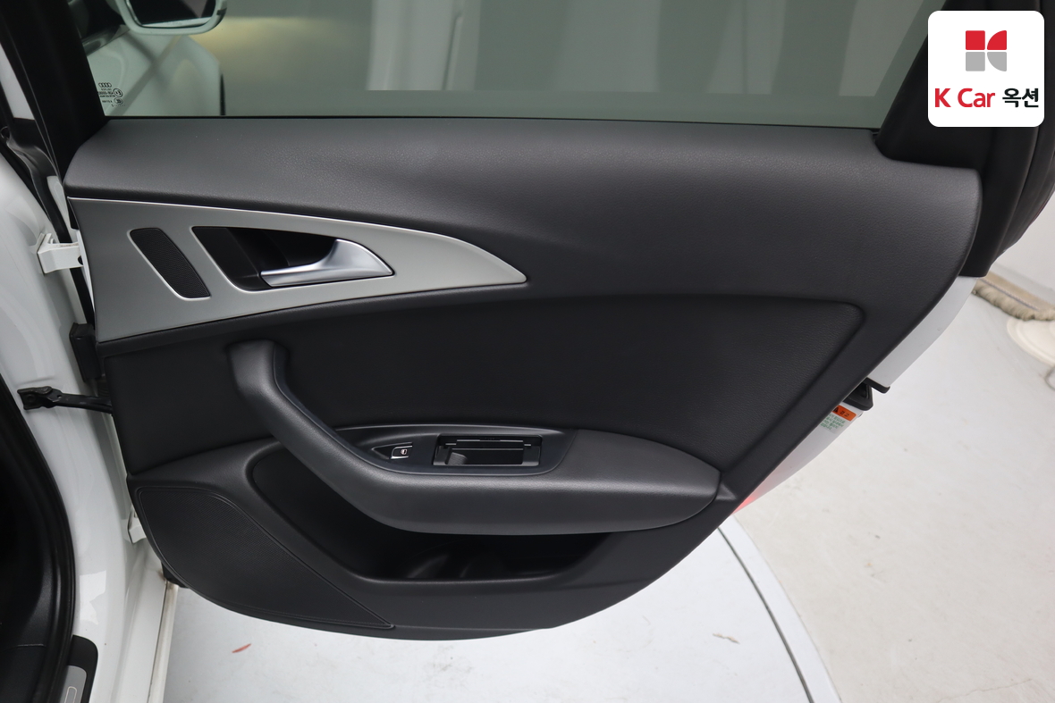 Audi A6 2012 - Image 28