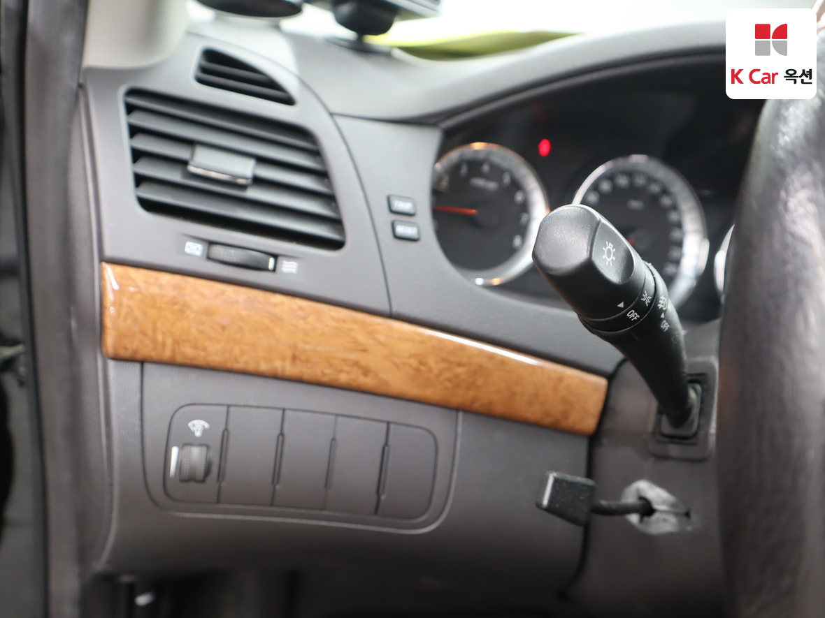 Hyundai Sonata 2010 - Image 9