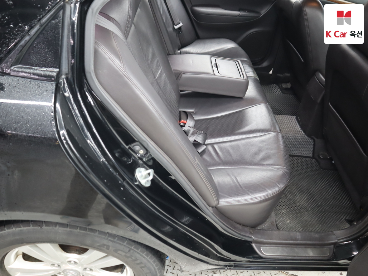 Hyundai Sonata 2010 - Image 26