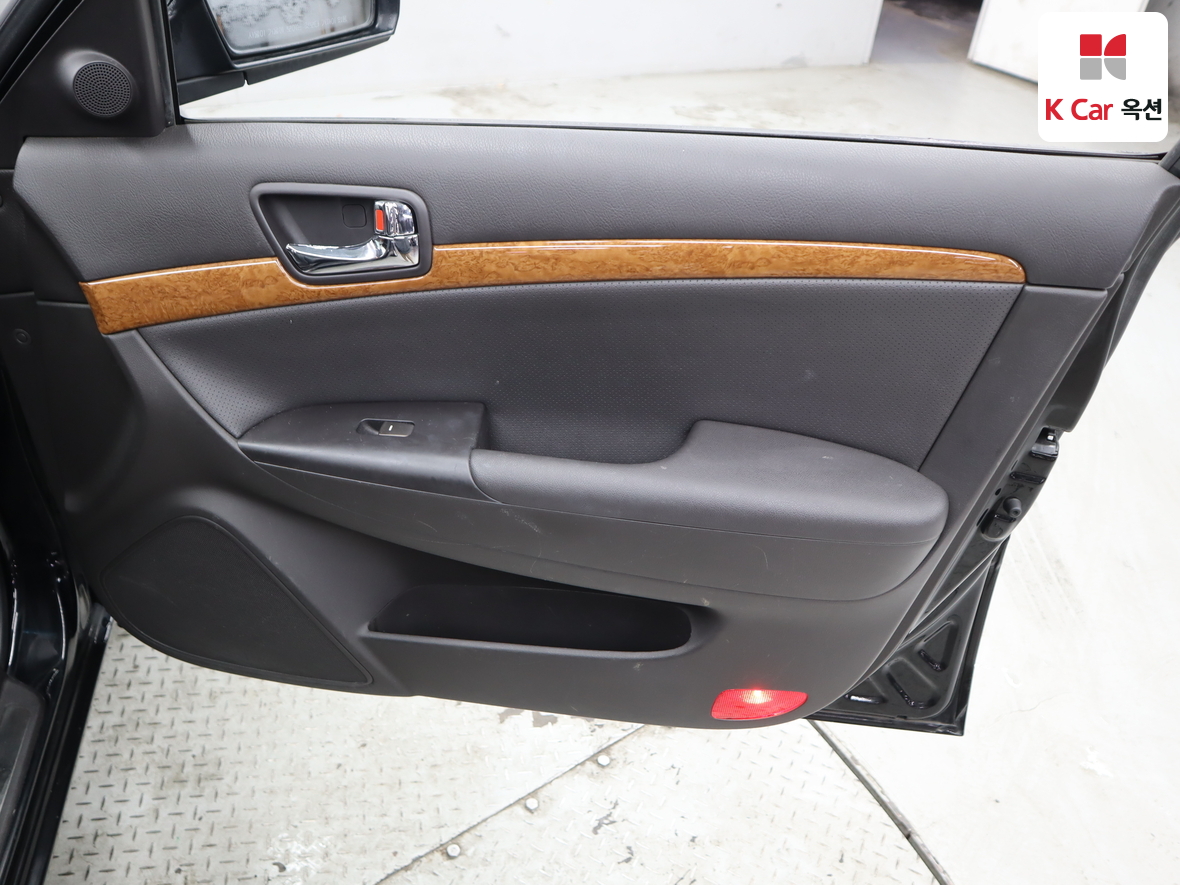 Hyundai Sonata 2010 - Image 27