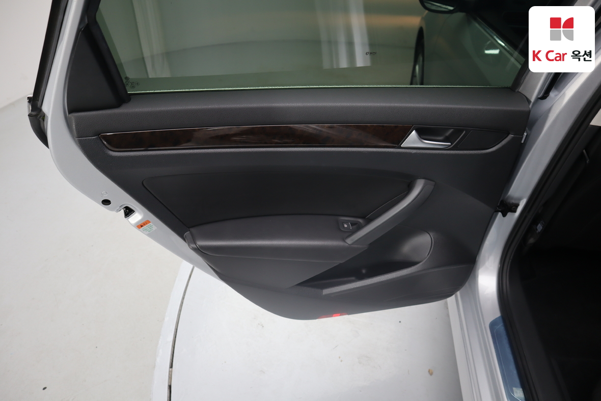 Volkswagen Passat 2015 - Image 22