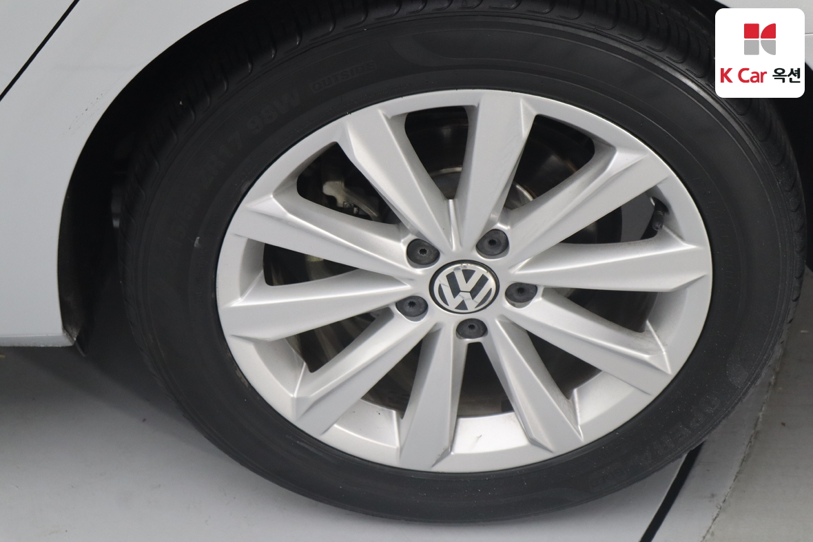 Volkswagen Passat 2015 - Image 41