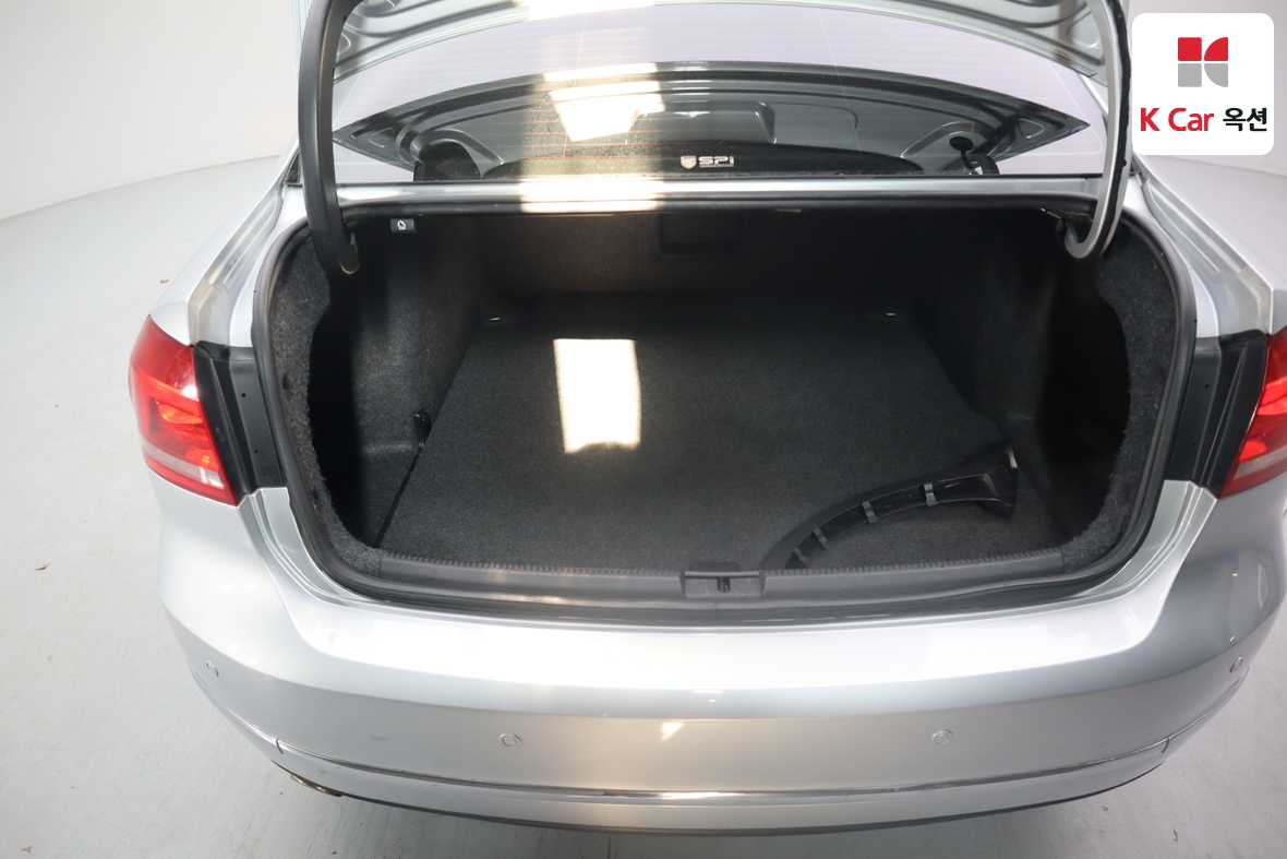 Volkswagen Passat 2015 - Image 24