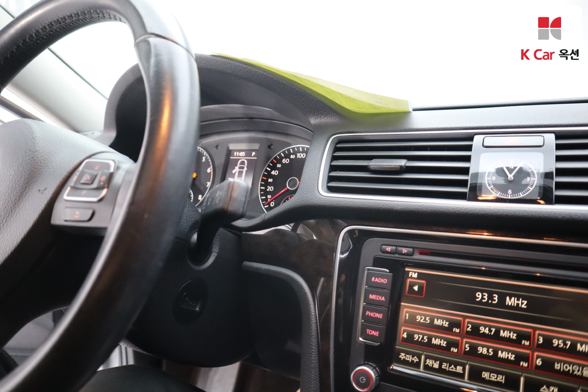 Volkswagen Passat 2015 - Image 11