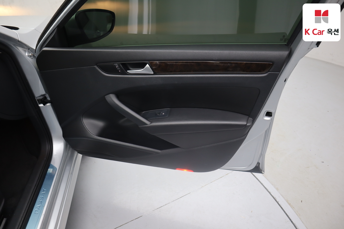 Volkswagen Passat 2015 - Image 28