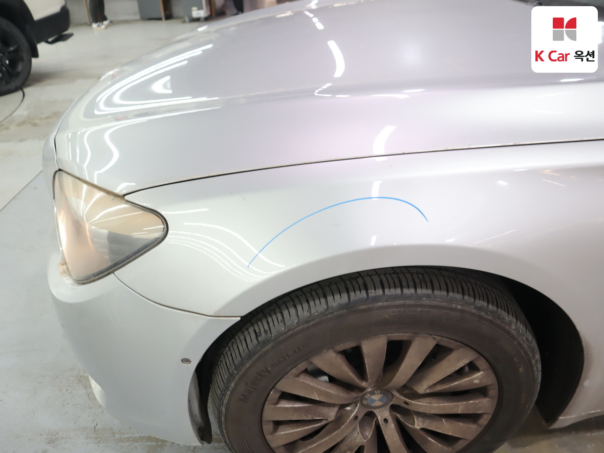 BMW 7 Series 2010 - Image 38