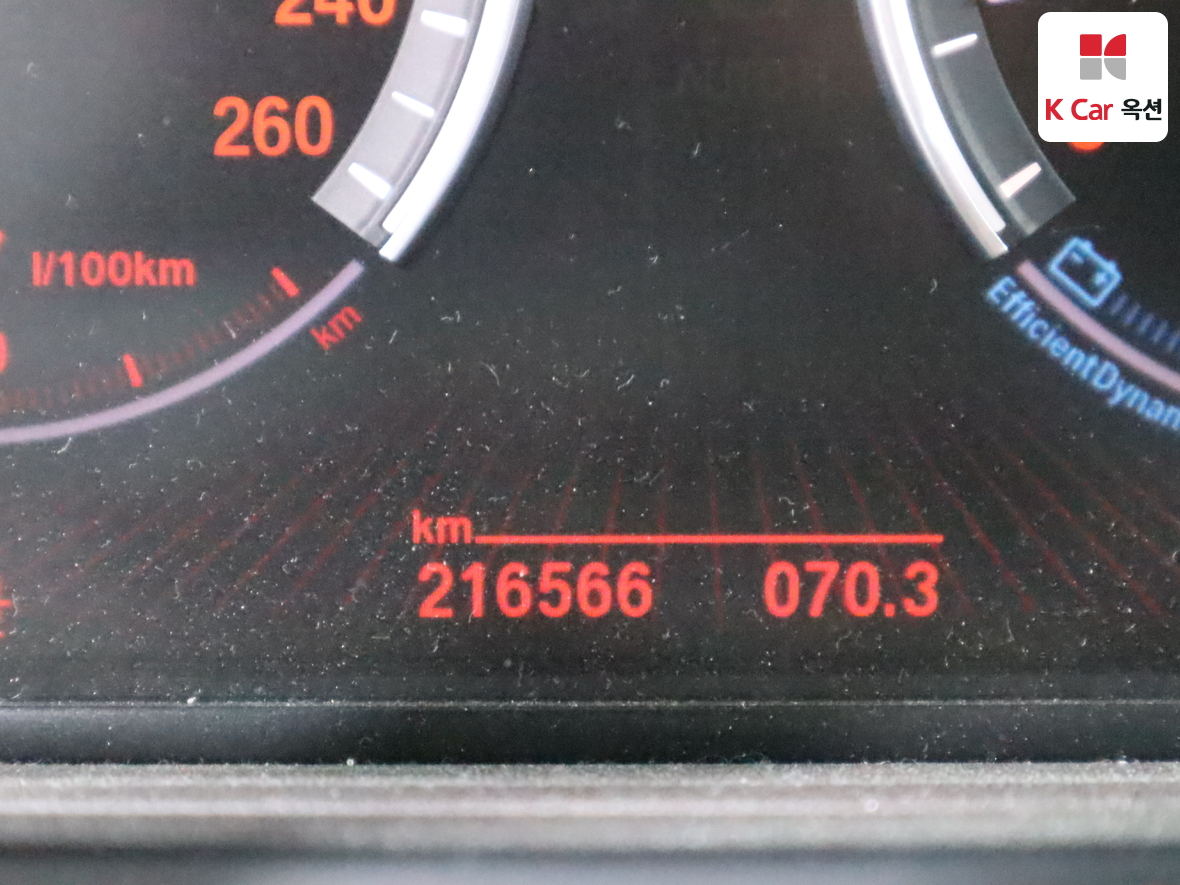 BMW 7 Series 2010 - Image 4