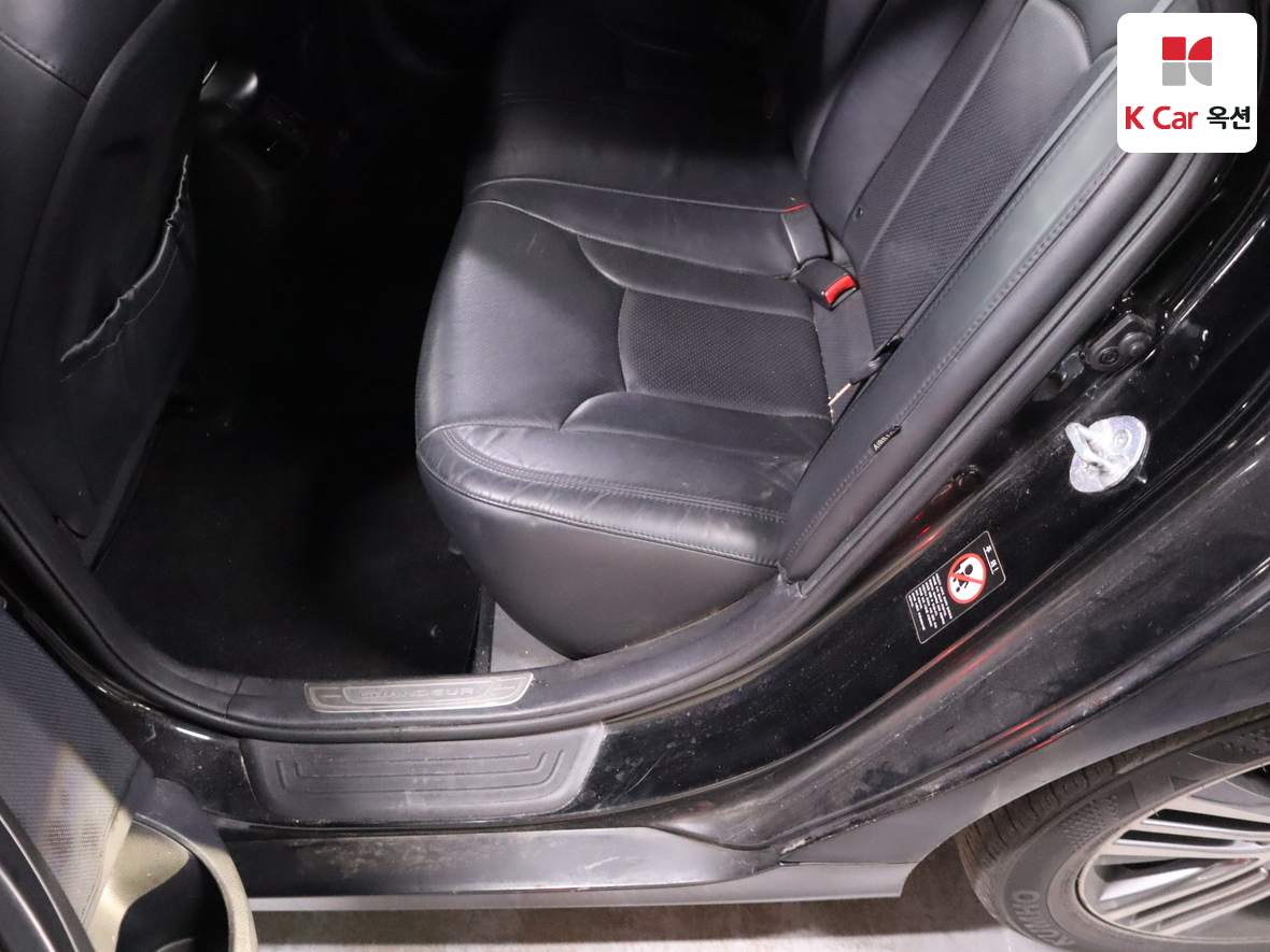 هيونداي أزيرا 2014 - صورة 25