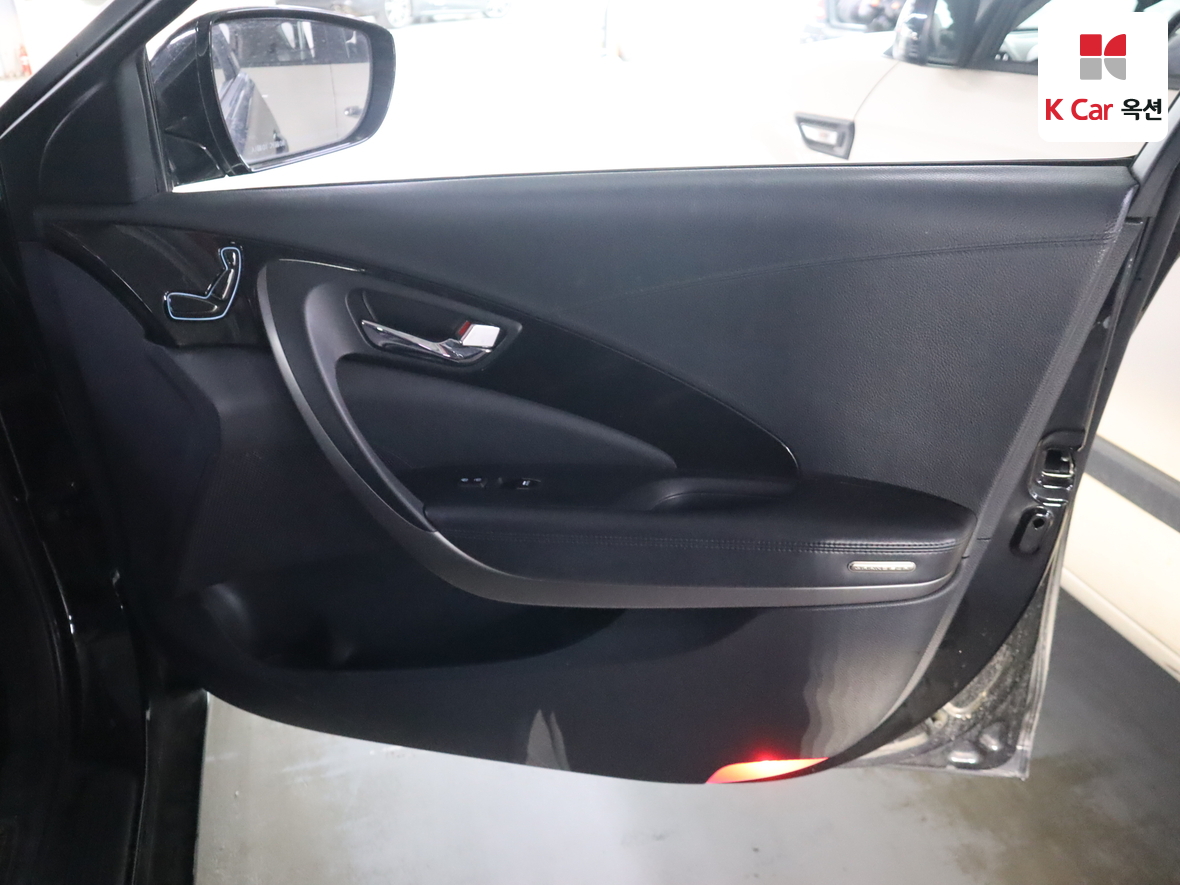 هيونداي أزيرا 2014 - صورة 31