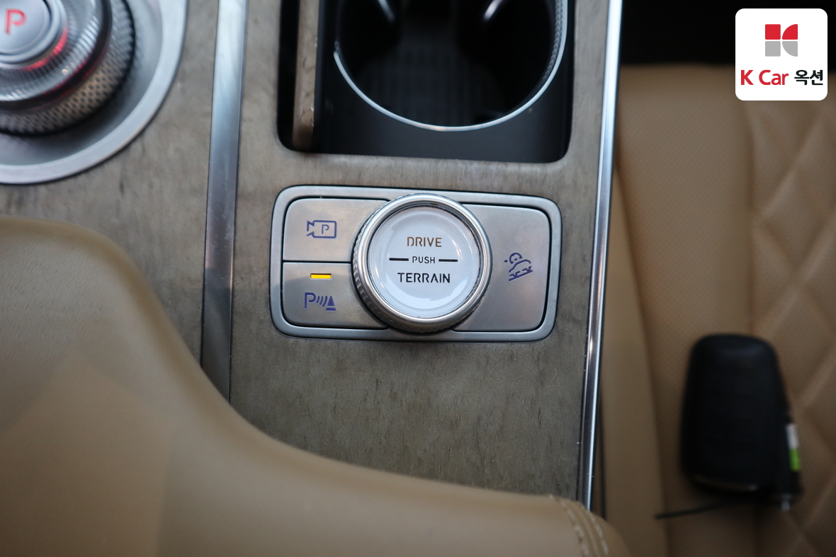 جينيسيس GV80 2020 - صورة 17