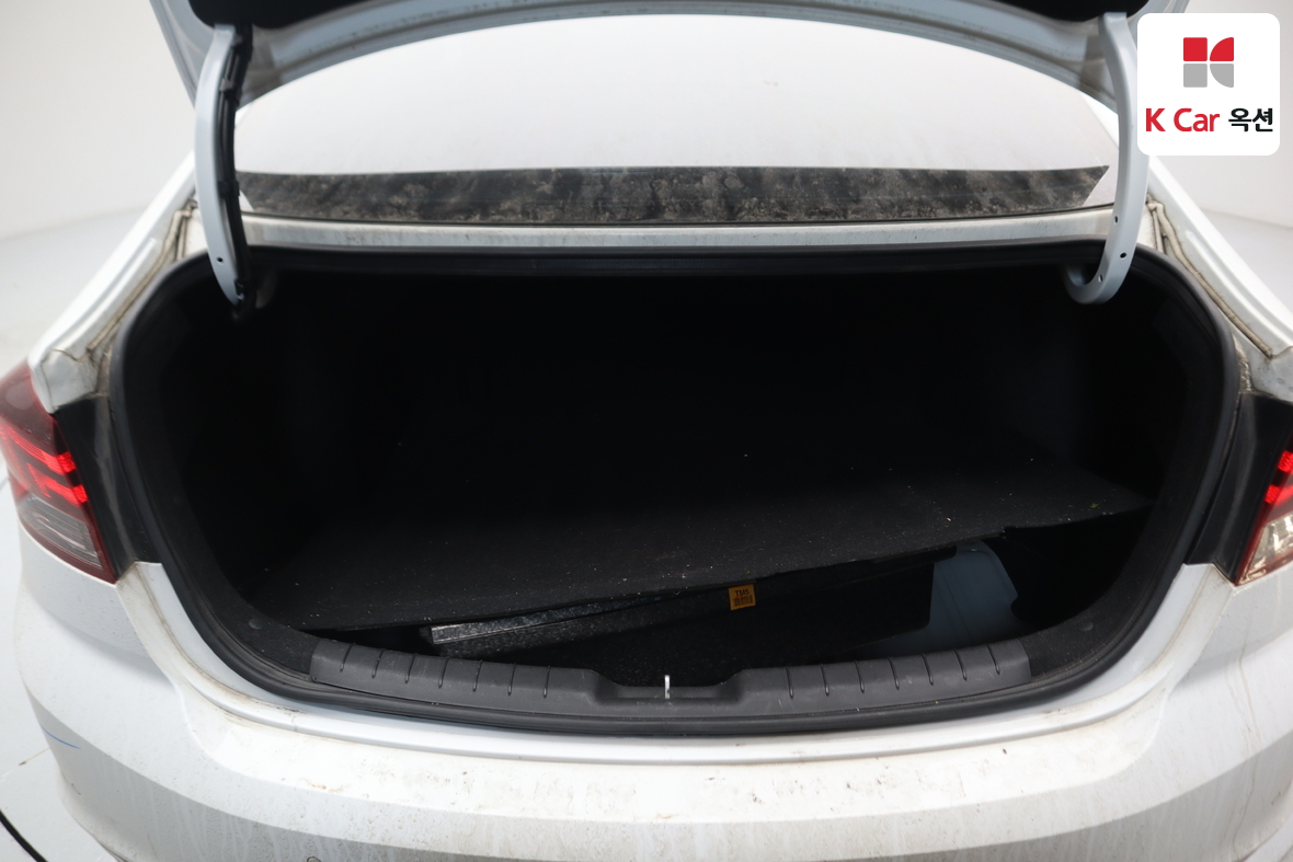 هيونداي إلانترا 2020 - صورة 23