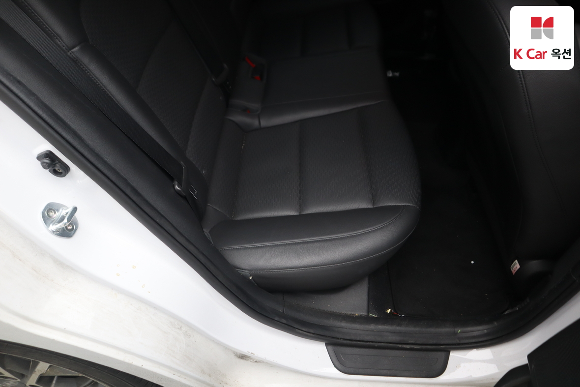 هيونداي إلانترا 2020 - صورة 25