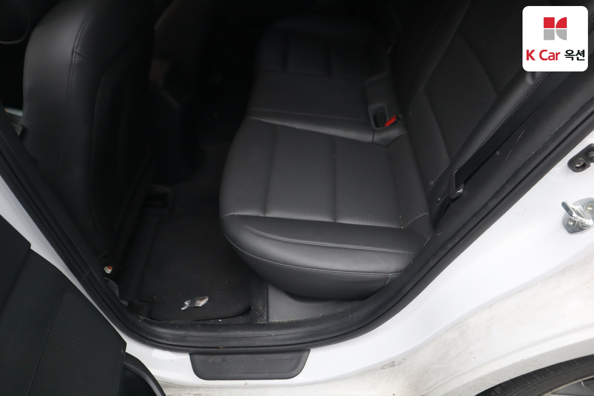 هيونداي إلانترا 2020 - صورة 21