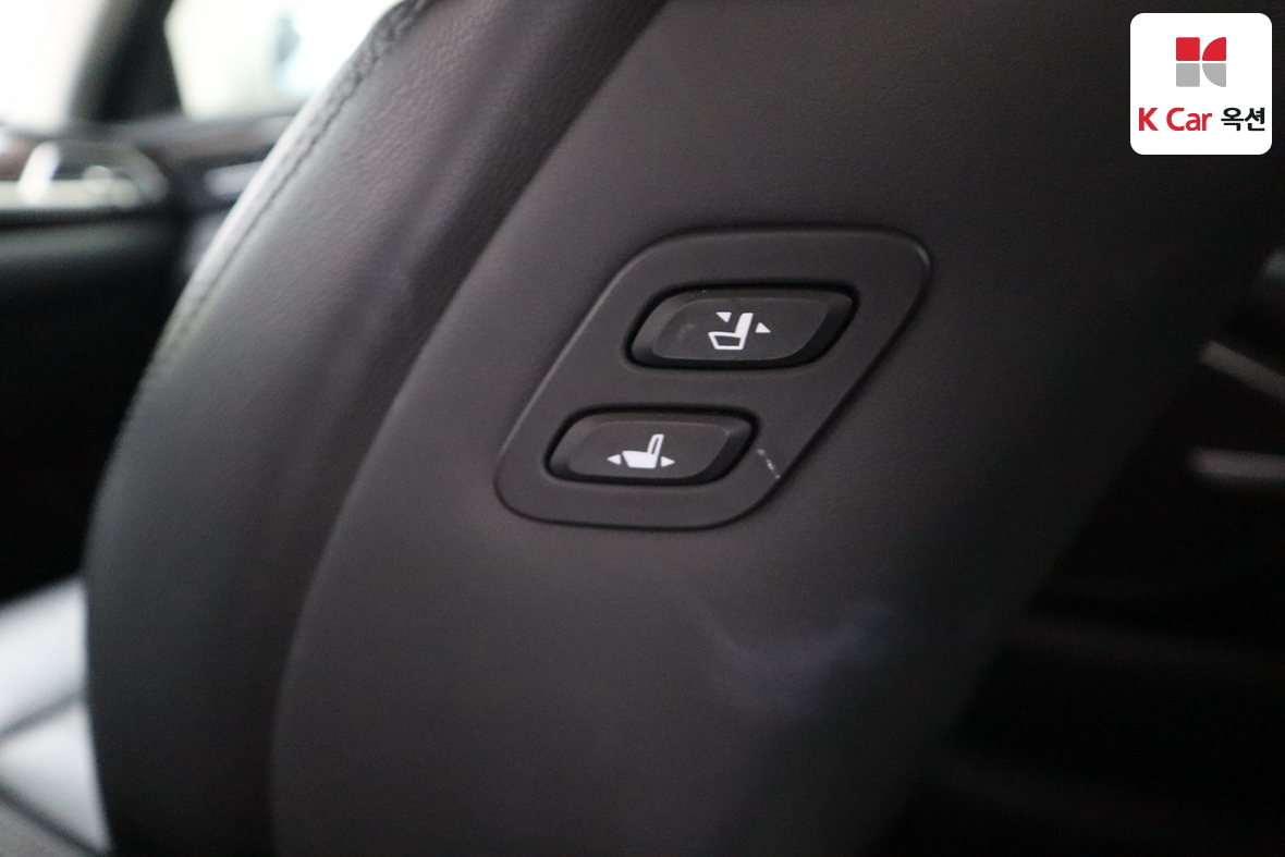 هيونداي جينيسيس EQ900 2016 - صورة 32