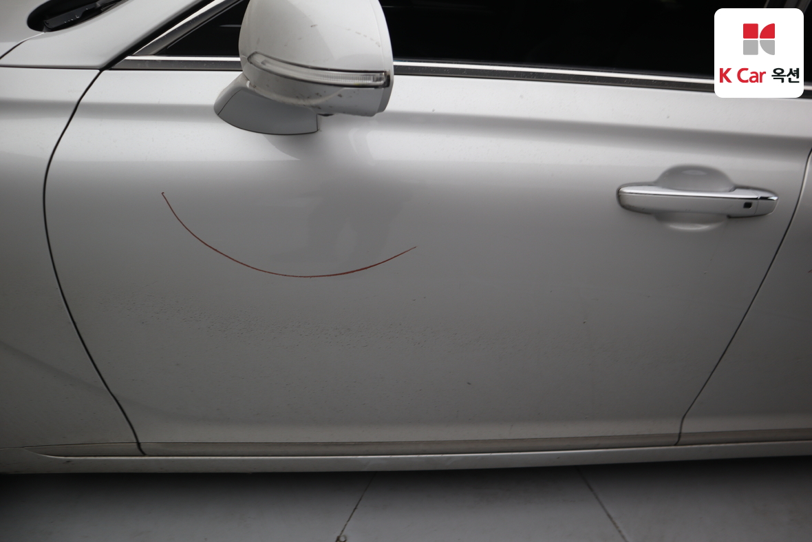 هيونداي جينيسيس EQ900 2016 - صورة 41