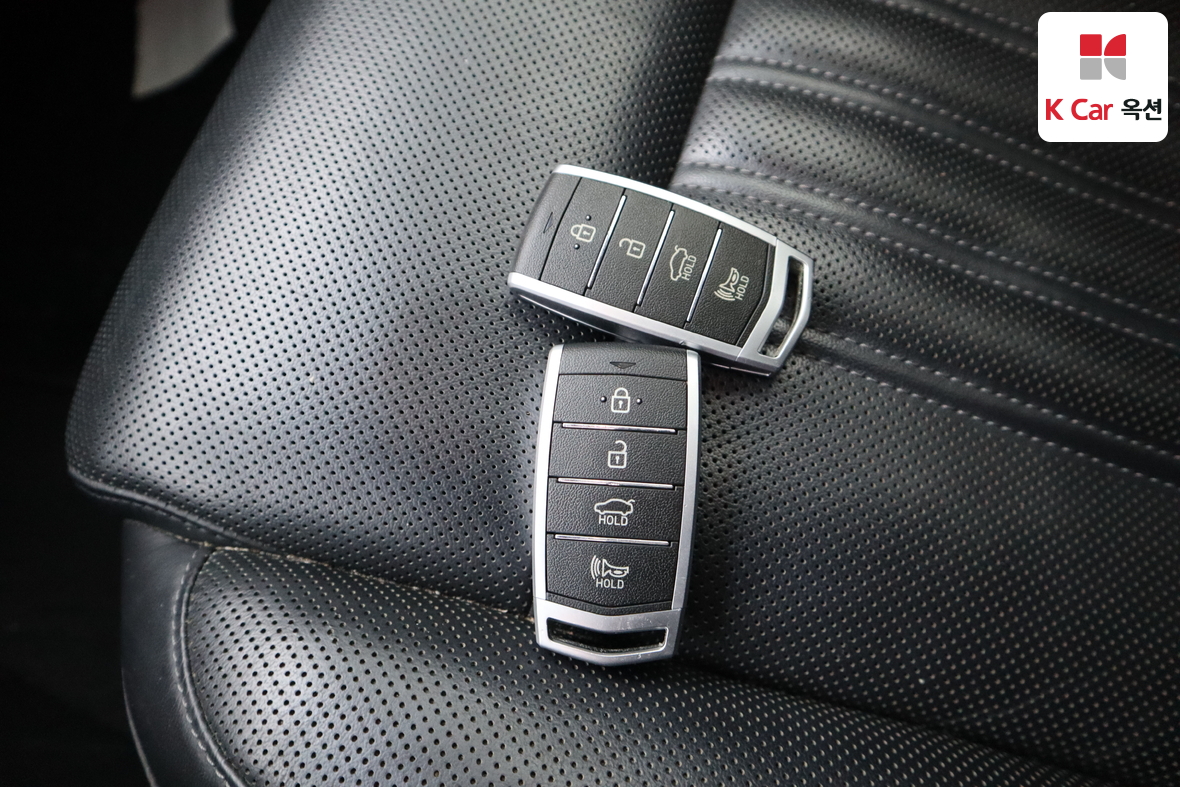 هيونداي جينيسيس EQ900 2016 - صورة 17