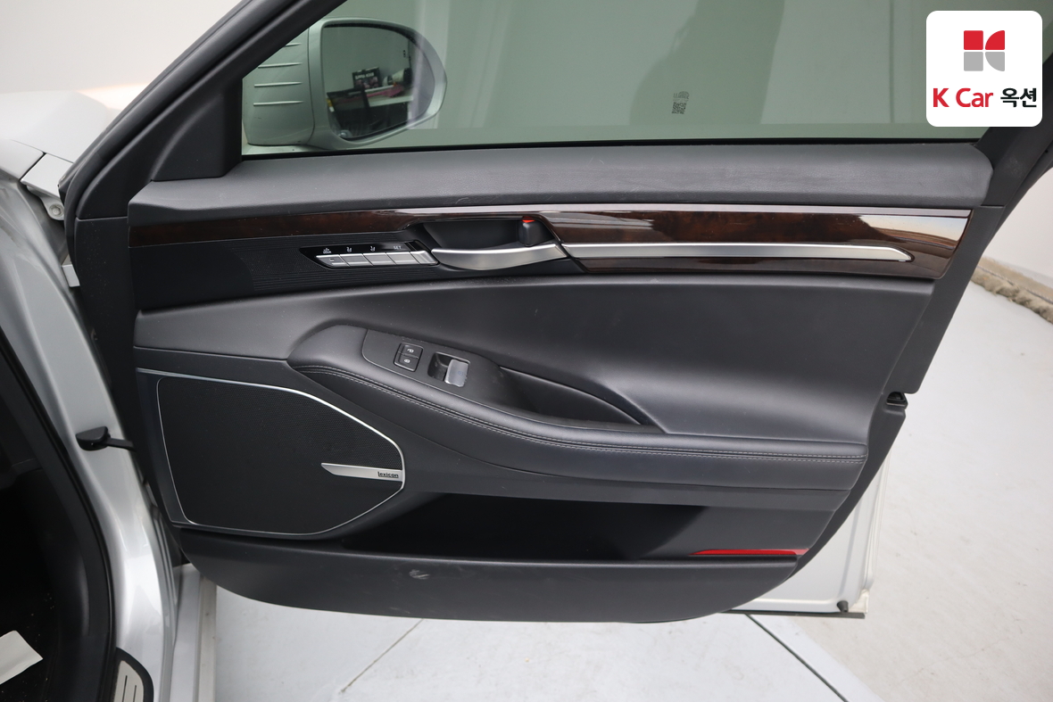 هيونداي جينيسيس EQ900 2016 - صورة 29