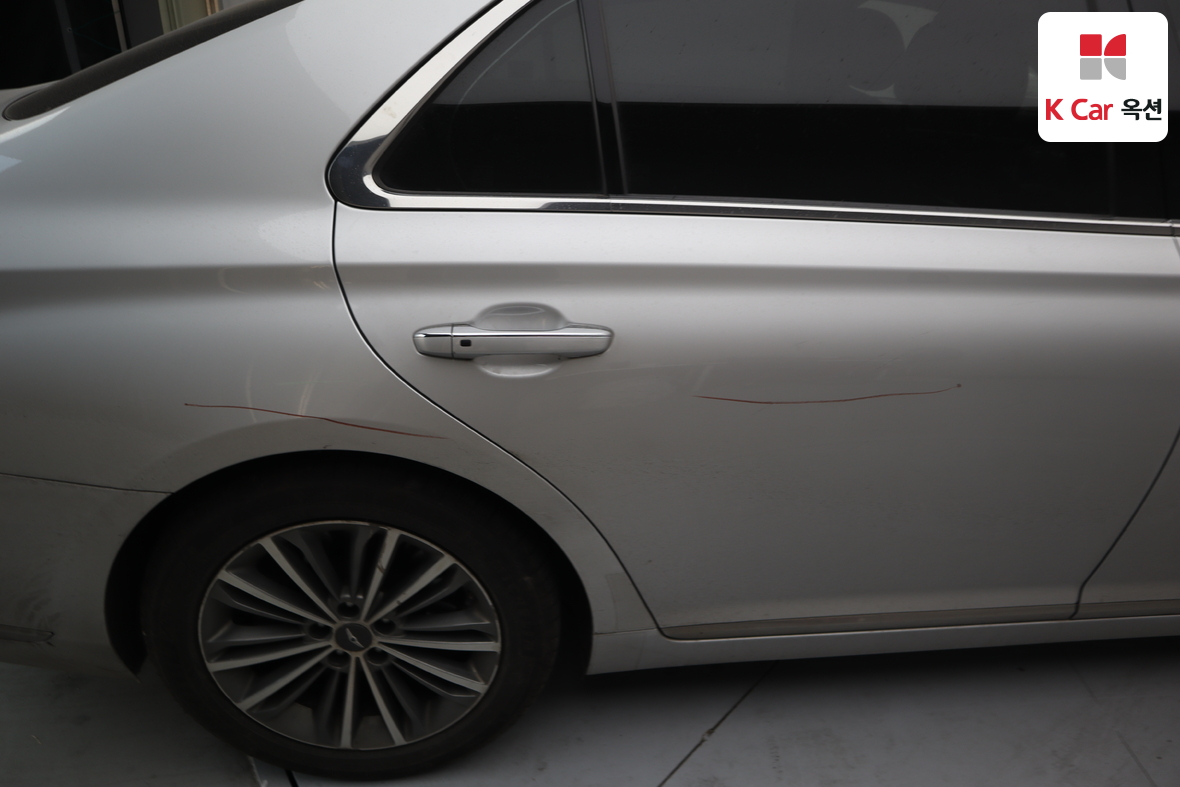 هيونداي جينيسيس EQ900 2016 - صورة 36