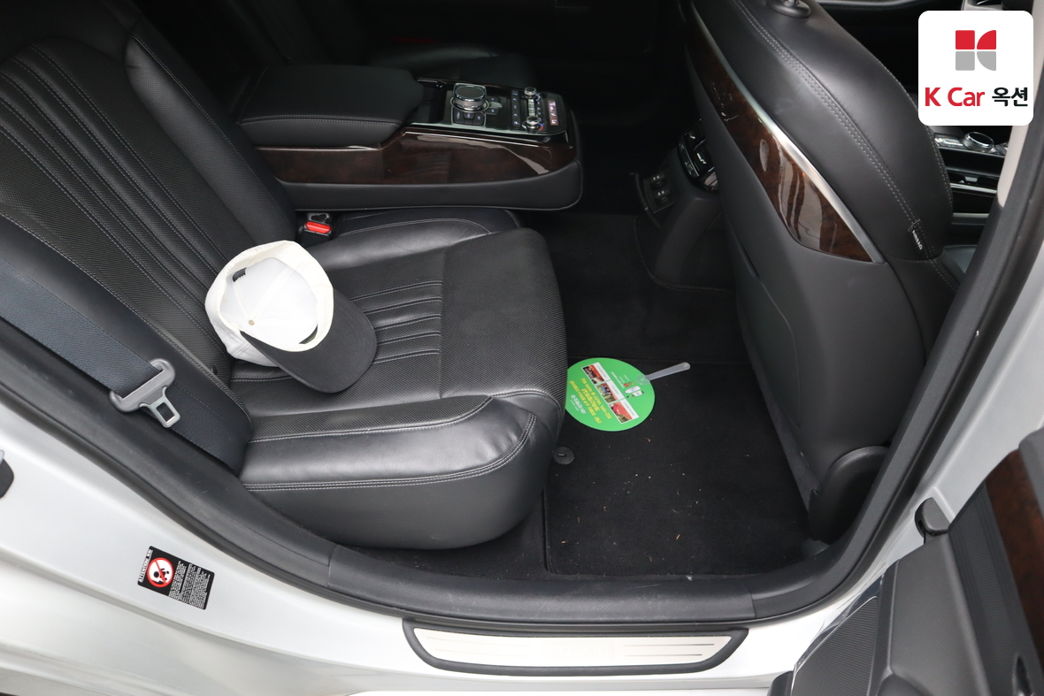 هيونداي جينيسيس EQ900 2016 - صورة 28