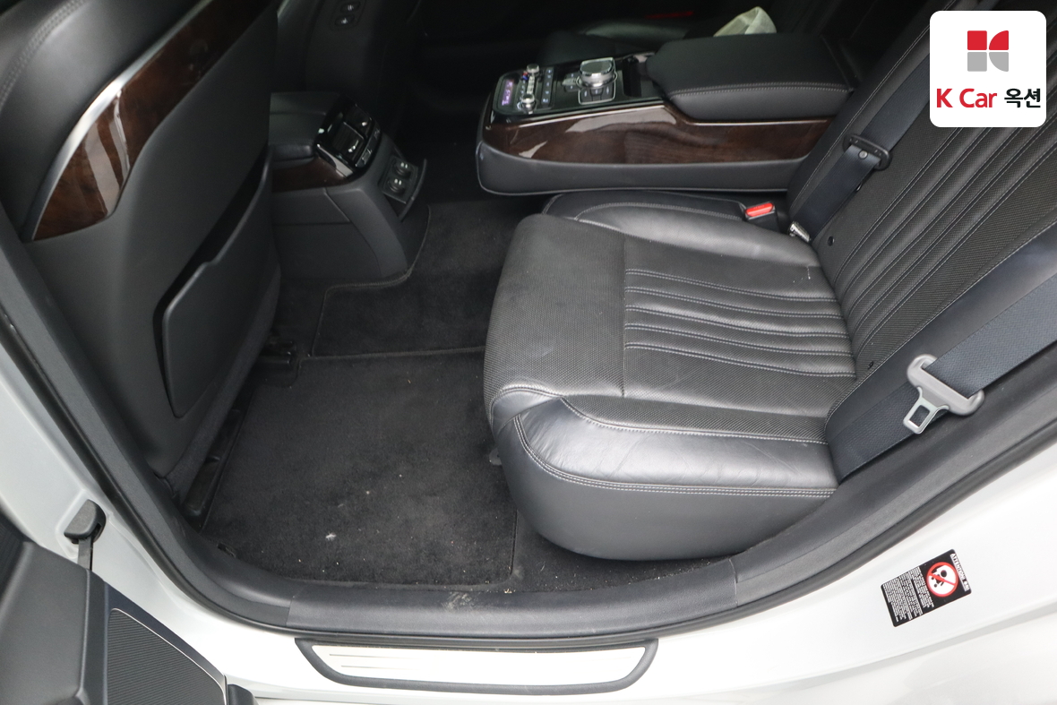 هيونداي جينيسيس EQ900 2016 - صورة 23