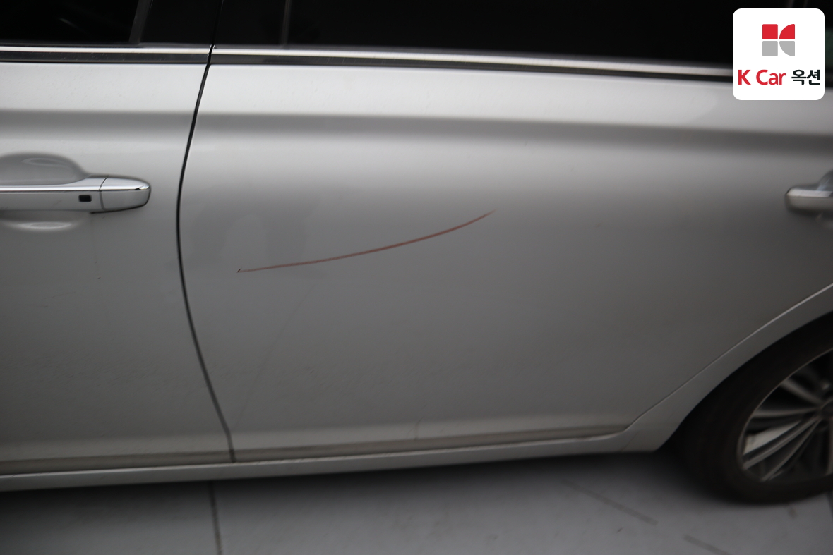 هيونداي جينيسيس EQ900 2016 - صورة 40