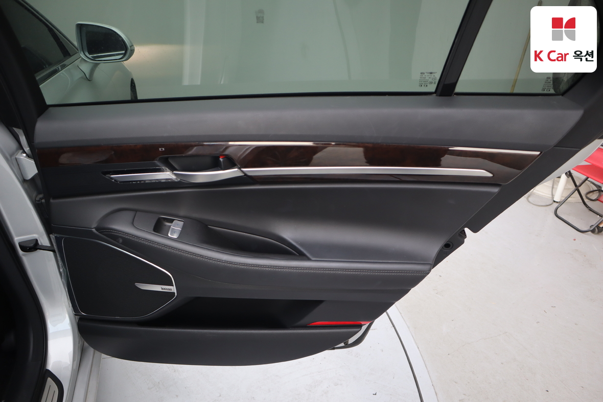 هيونداي جينيسيس EQ900 2016 - صورة 27