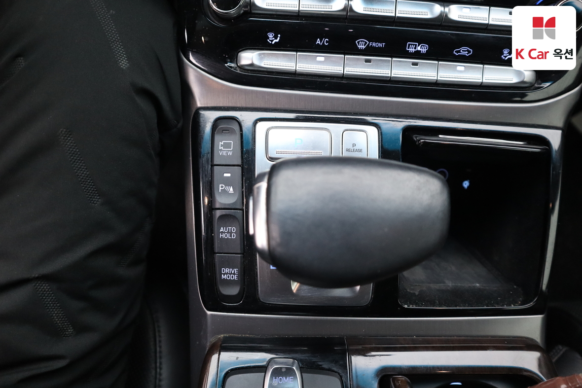 هيونداي جينيسيس EQ900 2016 - صورة 15