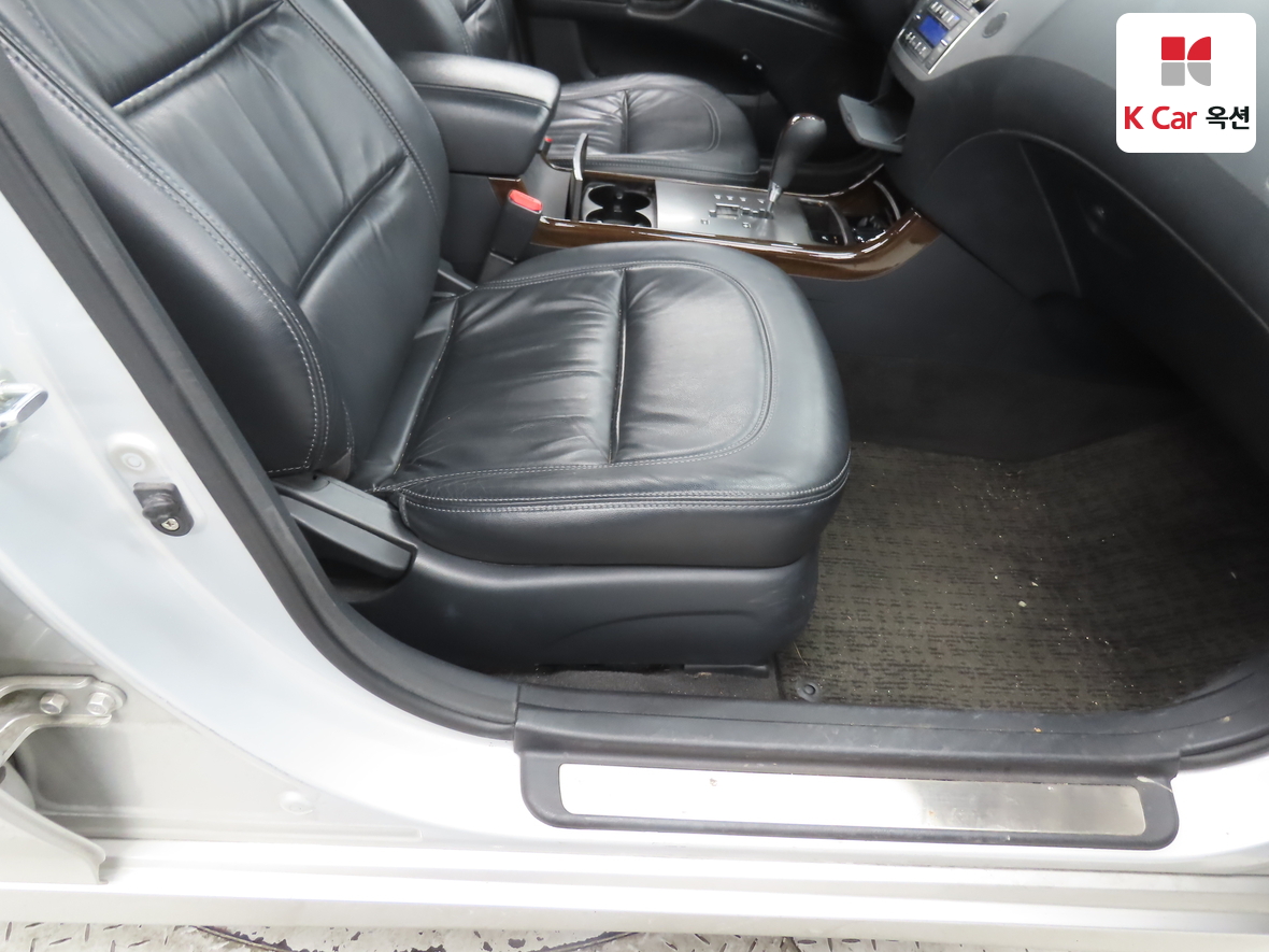 Hyundai Grandeur 2010 - Image 28
