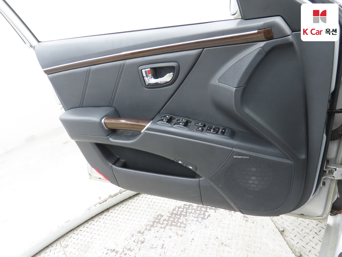 Hyundai Grandeur 2010 - Image 8