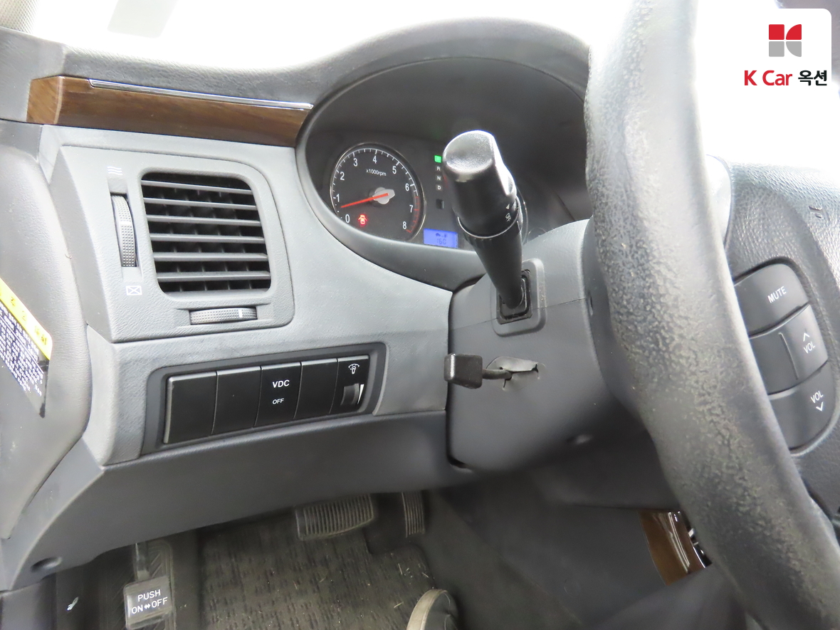 Hyundai Grandeur 2010 - Image 9