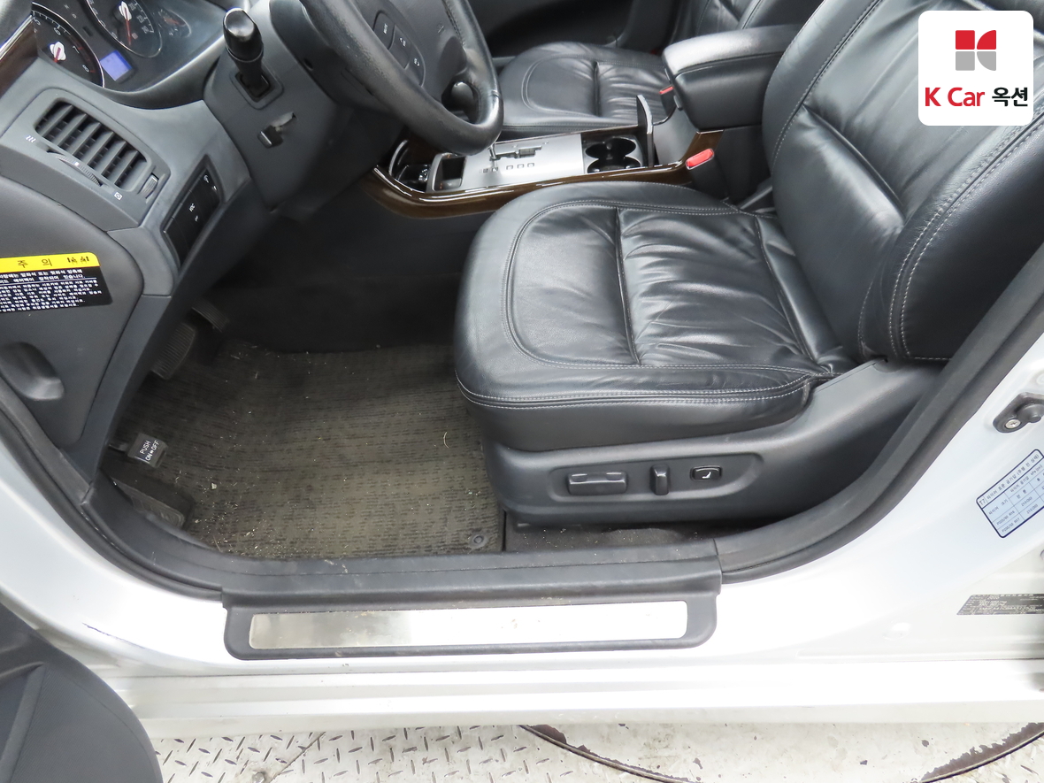 Hyundai Grandeur 2010 - Image 17