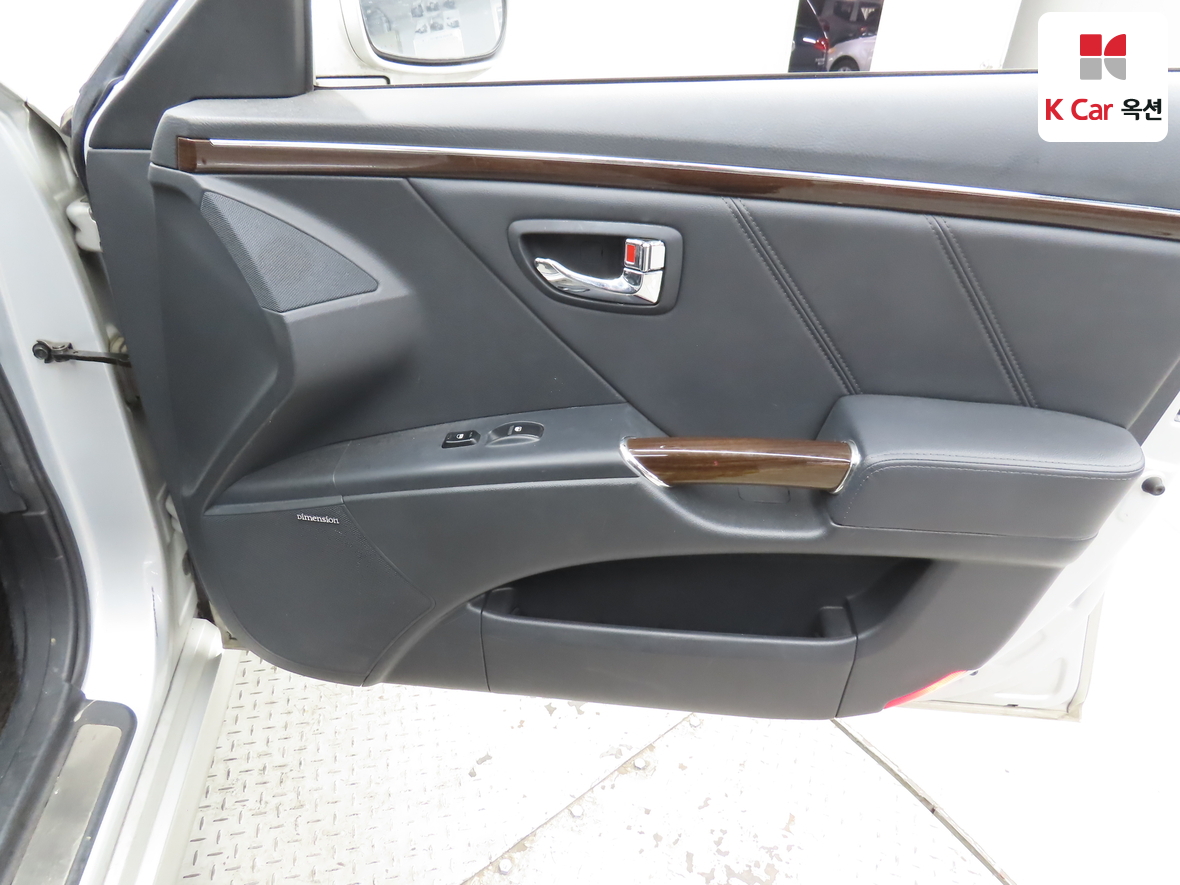 Hyundai Grandeur 2010 - Image 27