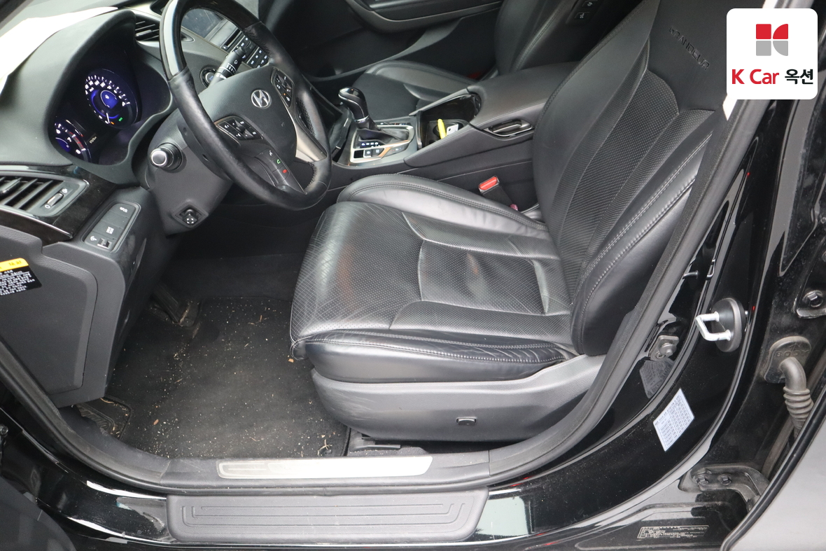 Hyundai AZERA 2014 - Image 19