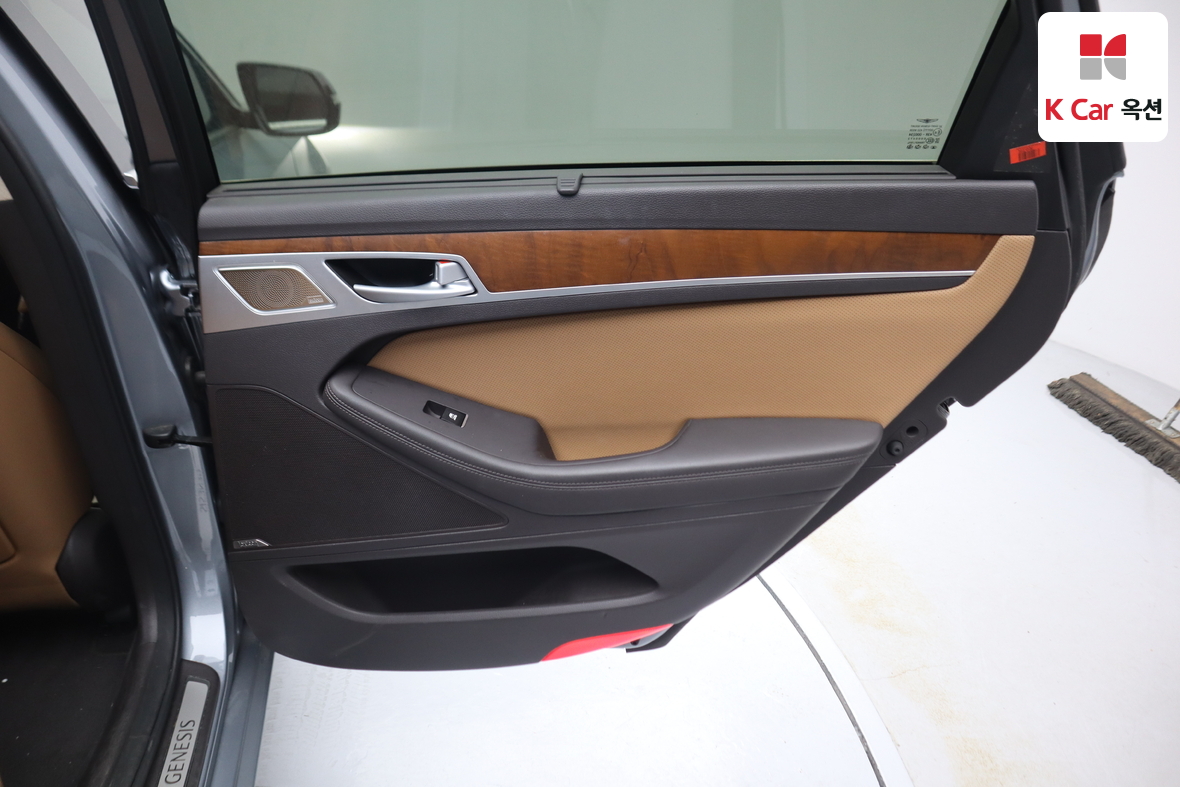 جينيسيس G80 2017 - صورة 30