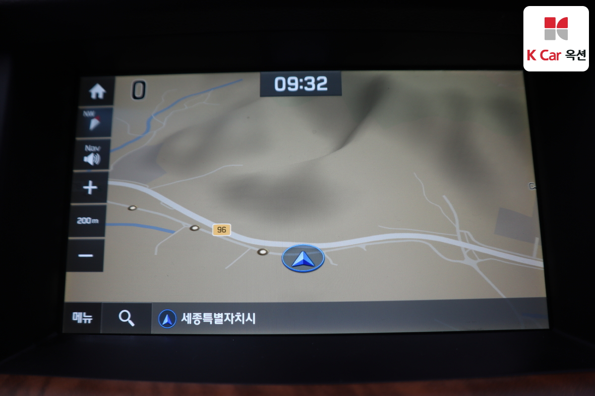 جينيسيس G80 2017 - صورة 13