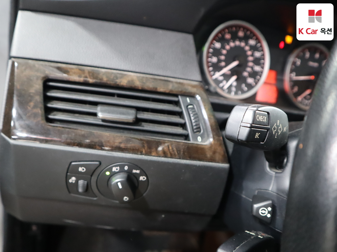 BMW 5 Series 2006 - Image 9