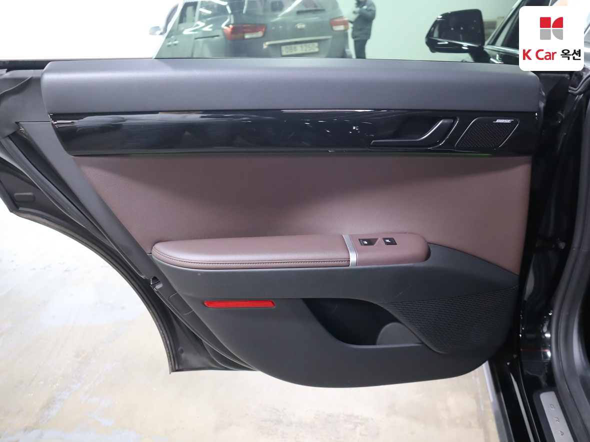 Hyundai AZERA 2023 - Image 23