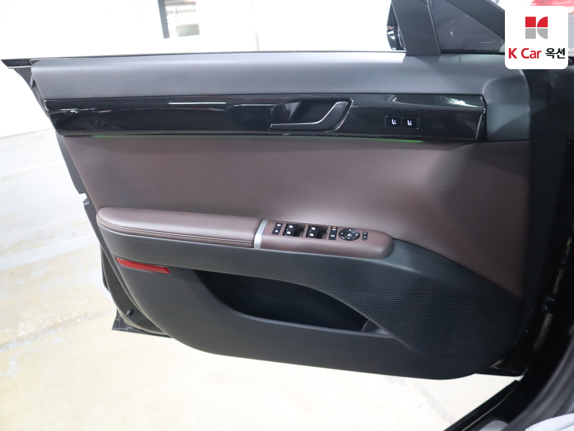 Hyundai AZERA 2023 - Image 8